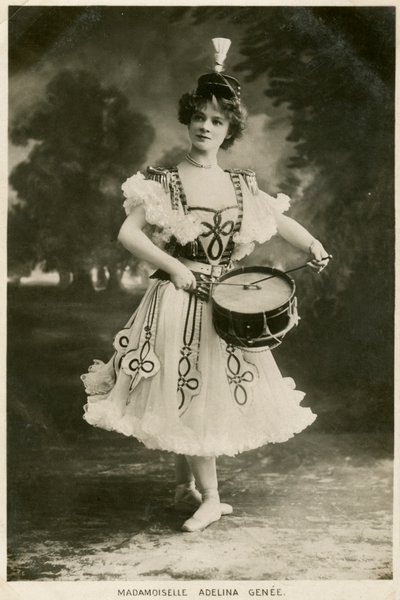 Adelina Genee, Deens-gebore Britse balletdanseres door Bassano Studio