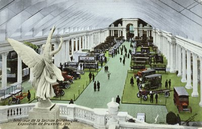Ansichtkaart met motorvoertuigen in de Britse sectie van de Exposition Universelle in Brussel in 1910 door Belgian School