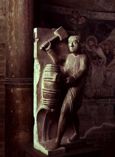 Cooper: Augustus uit een standbeeldkalender van de Arbeid van de Maanden, c.1200 door Benedetto Antelami