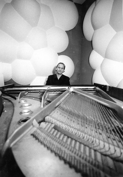  door Bernard Perrine