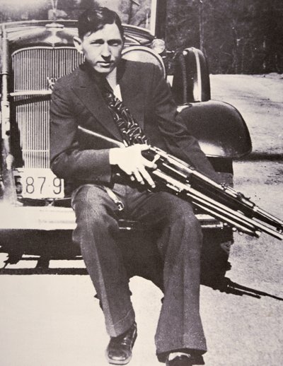 Clyde Barrow door Bonnie Parker