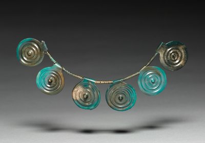 Elementen van een Ketting, ca. 1400-1300 v.Chr. door Bronze Age