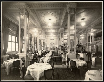 Een eetkamer in het Robert Treat Hotel, Newark, New Jersey, 1916 door Byron Company