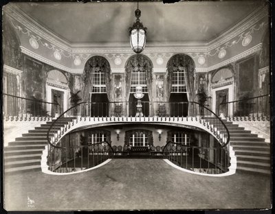 Dubbele trap in het Ritz-Carlton Hotel, 1913 door Byron Company