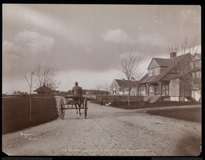 Algemeen uitzicht op huizen en gebouwen op het landgoed van F.G. Bourne in Oakdale, Long Island, New York, 1900 door Byron Company