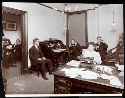 Hotel Records Office, New York, 1908 door Byron Company