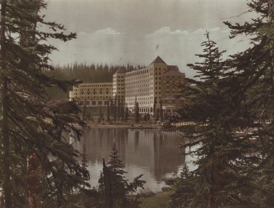 Chateau, Lake Louise door Byron Hill Harmon