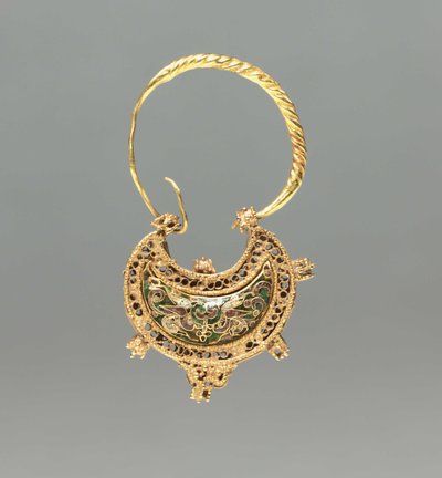 Halvemaanvormige Oorbel door Byzantine