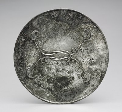 Spiegel met een handvat in de vorm van een Herakles-knoop, c.280-400 door Byzantine Byzantine