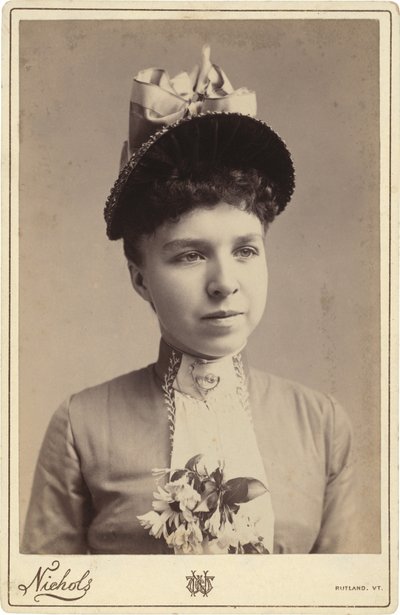 Portret van een vrouw,jaren 1880-1890 (foto) door C.W. Nichols
