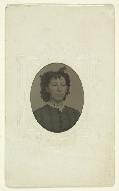 Portret van Viola Mead door C. W. Mitchell