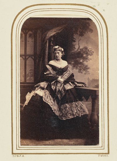 [De Hertogin van Manchester]. door Camille Silvy
