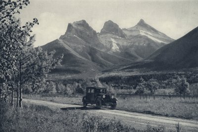 De Canadese Rockies: Three Sisters, Banff (z/w foto) door Canadian Photographer