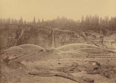 Malakoff Diggins, North Bloomfield, Nevada County,1871 (foto) door Carleton Emmons Watkins