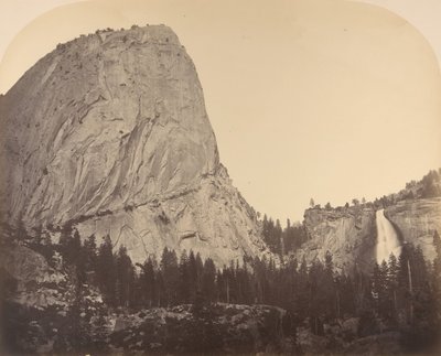 Mt. Broderick en Nevada Fall, 1861, Yosemite door Carleton Emmons Watkins