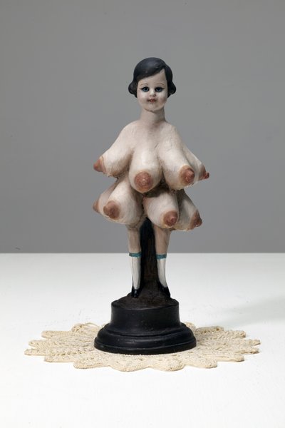 El Shaddai, 2013 (olieverf op gepatineerd brons) door Cathie Pilkington