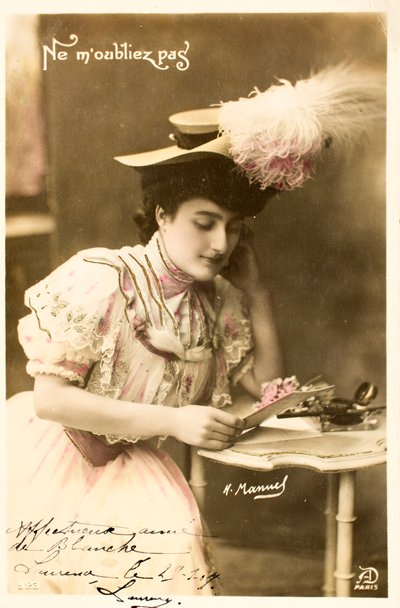 Oude ansichtkaart Vergeet me niet Vrouw van de Belle Epoque door Augustus Kollner