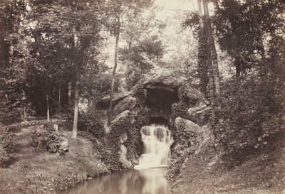 Uitzicht op de Kleine Grot naar de Hertenvijver, Bois de Boulogne door Charles Marville