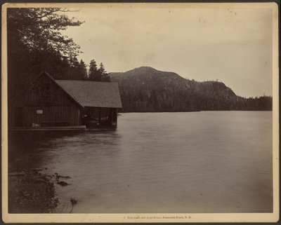 Echo Lake en boothuis, Franconia Notch, New Hampshire door Charles P. Hibbard