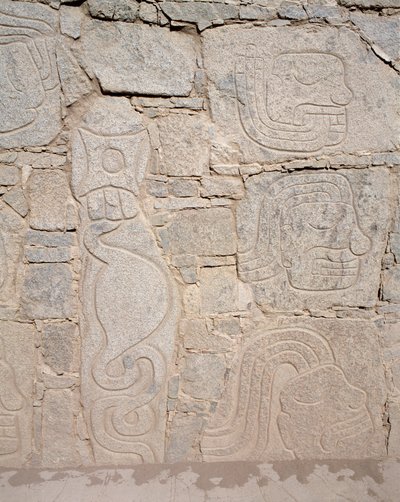 Precolumbiaanse kunst: reliëf op ruïnes, 9e eeuw v.Chr. (fotografie) door Chavin Chavin