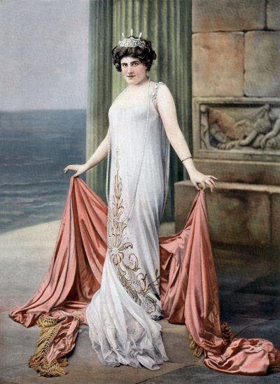 Franse sopraan Zina Brozia als Thais in opera "Thais", foto Cheri Rousseau uit Franse krant "Le Theatre" 11 januari door Cheri Rousseau