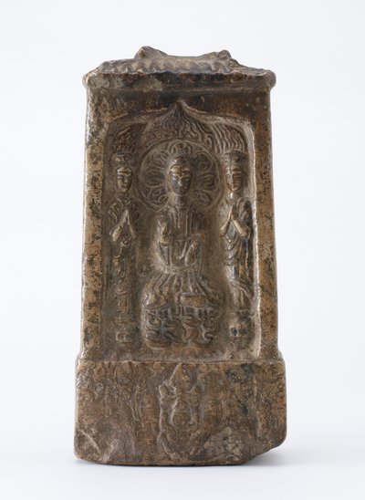 Boeddhistische tablet in de vorm van een miniatuurschrijn, Periode van de Verdeling, ca. 520 AD door Chinese School