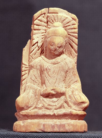 Zittende Boeddha in meditatie, uit Tumshuq (Xinjiang) 4e-5e eeuw door Chinese School