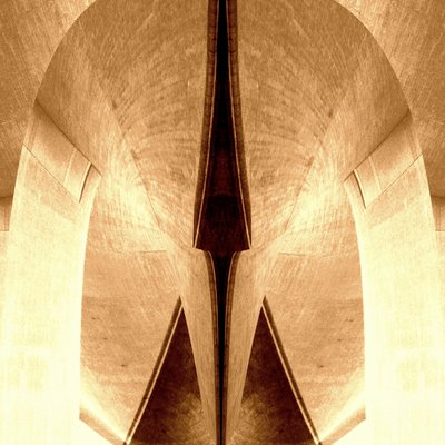 Sepia: architectonische symmetrie door Christina Sillen