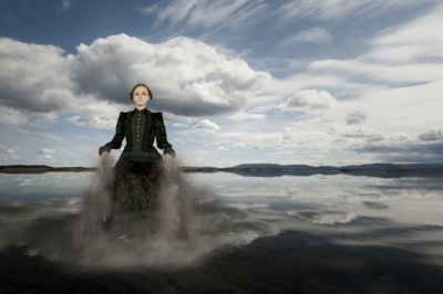 Etherische vrouw, Stilstaand water door Christine von Diepenbroek