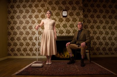 Een intrigerend interieurtafereel door Christine von Diepenbroek