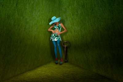 Surreal Woman Groene Sleutel door Christine von Diepenbroek