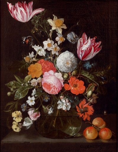 Bloemen in een glazen vaas op een stenen richel met abrikozen door Cornelis de Heem
