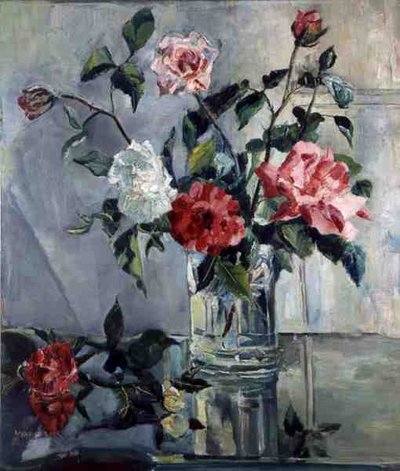 Rozen op een Rand in een Glazen Vaas, c.1922 door Countess Nora  (fl.1927 33) Wydenbruck