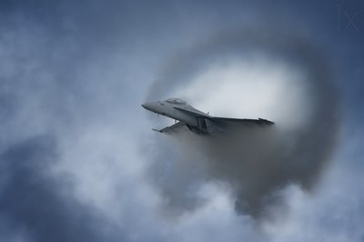 Sonische knal van een straaljager door Darek Siusta