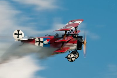 Vlucht met een historische rode drievleugelige zweefvliegtuig door Darek Siusta