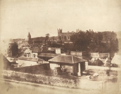 Linlithgow, vanaf het treinstation, met het stadhuis, de St. Michael