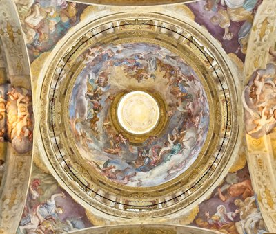 De koepel met de voorstelling van de kroning van de Maagd (detail) door Domenico I Piola