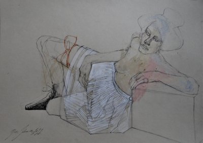 Elegant liggend figuur door Doris Schmitz