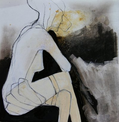 Peinzende zittende vrouw door Doris Schmitz