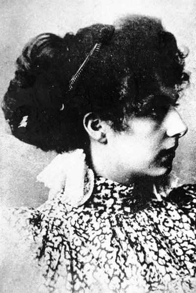 Mata Hari als jong meisje door Dutch Photographer