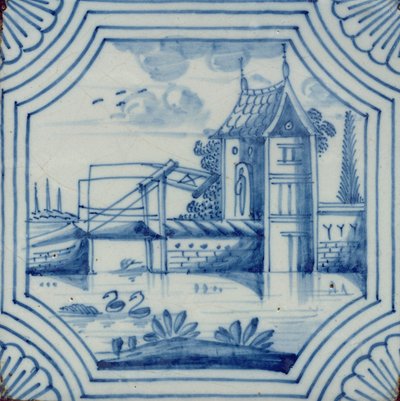 Delfts tegel die een ophaalbrug over een kanaal toont, 19e eeuw door Dutch School