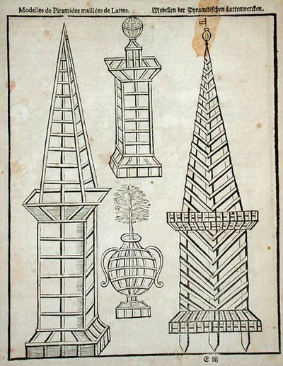 Latticework-piramides, uit 