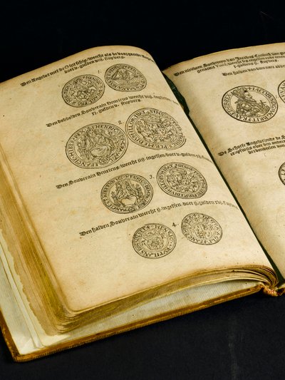 Geldboek met gravures van Engelse munten (boek) door Dutch School