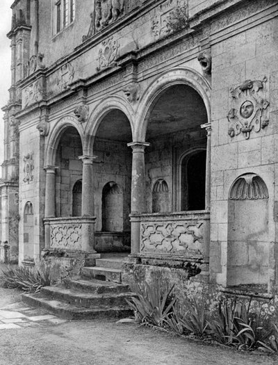 De loggia, Cranborne Manor House, Dorset door E. Bastard