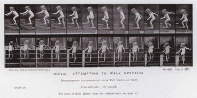 Het menselijk lichaam in beweging: Kind, probeert een trap op te lopen (zwart-wit foto) door Eadweard Muybridge