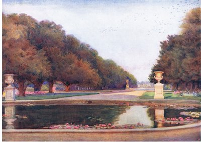 The Long Water, Hampton Court, uit The Gardens of England: In the Southern and Western Counties gepubliceerd door The Studio door Edith Helena Adie