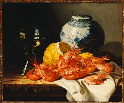 Garnalen, een gepelde citroen, een glas wijn en een blauw-witte gemberpot op een gedrapeerde tafel door Edward Ladell
