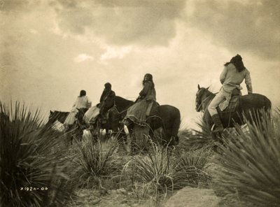 Voor de storm, ca 1906 (z/w foto) door Edward Sheriff Curtis