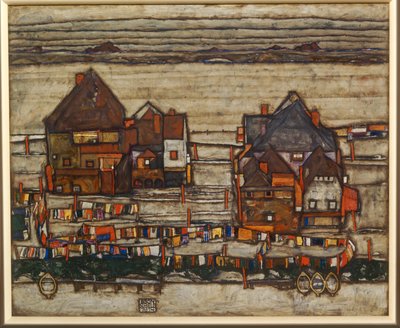 Huizen en kleurrijke wasserij, buitenwijk, ook twee huizenblokken met waslijnen ... door Egon Schiele