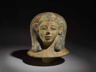 Kanopische potdeksel in de vorm van een hoofd door Egyptian 17th Dynasty